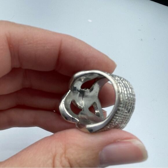 Silver Tone Twist Chunky Ring Band Size 7 - Picture 3 of 7